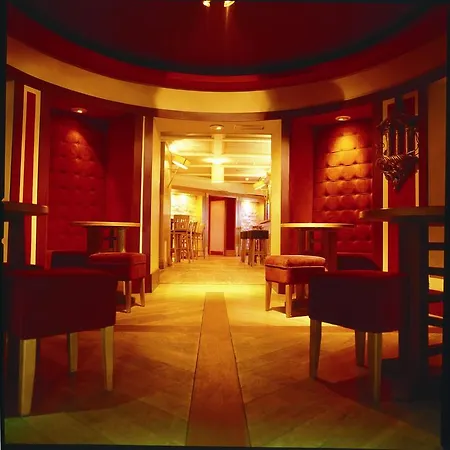 Carnegie Court 3*