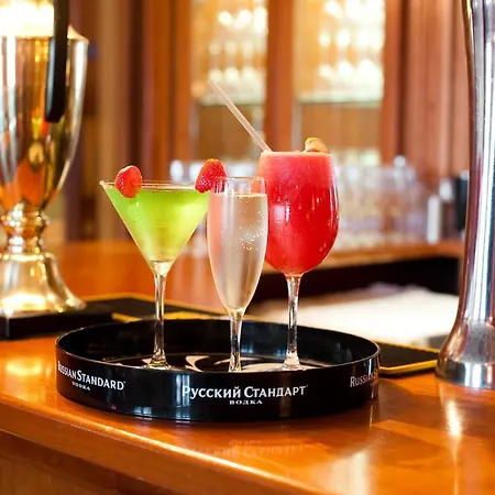 Carnegie Court Hotel 3*