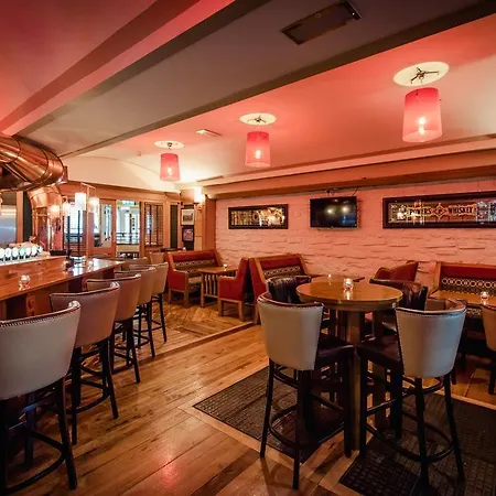 ホテル Carnegie Court 3*