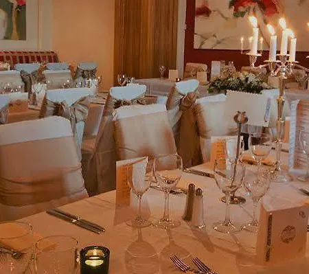 Carnegie Court スウォーズ