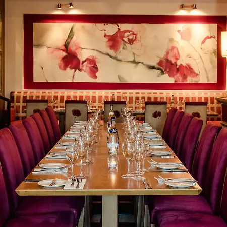 ホテル Carnegie Court スウォーズ