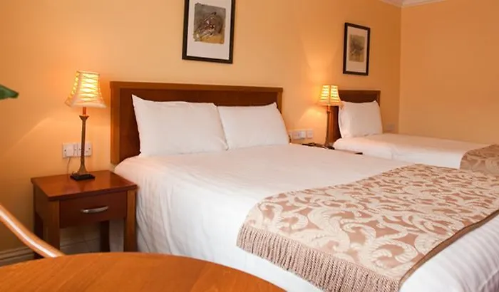 Отель Carnegie Court 3*