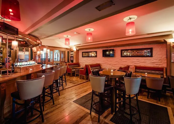 Отель Carnegie Court 3*