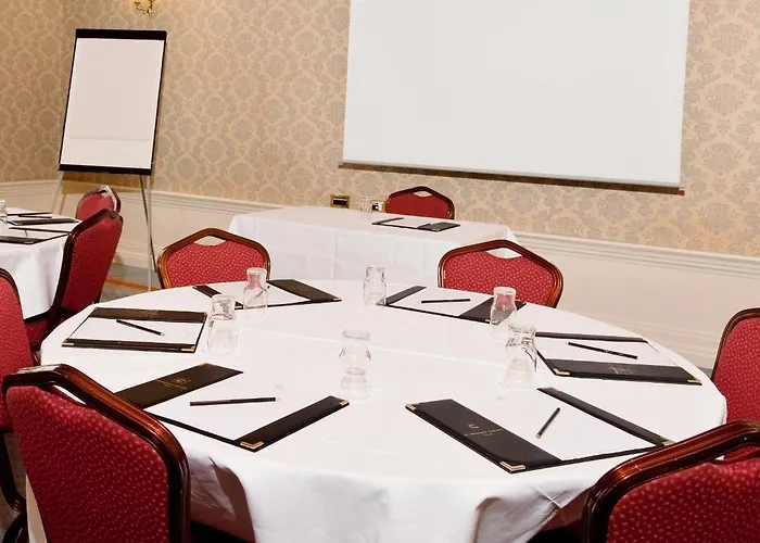 Отель Carnegie Court Сводз