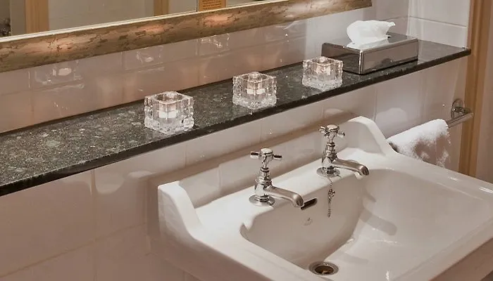 Carnegie Court Отель 3*