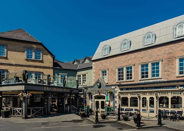 Carnegie Court 3* Swords