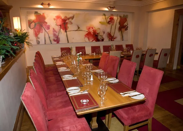 Carnegie Court Отель