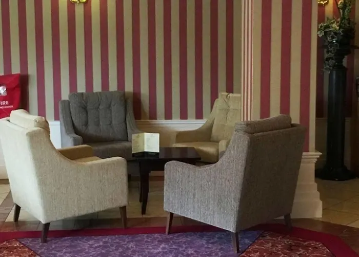 Отель Carnegie Court 3*